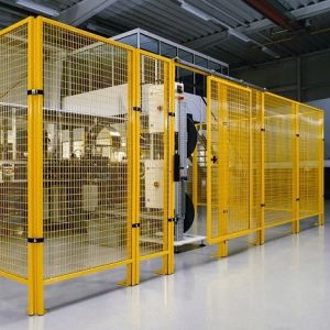 Sistem de protectie a masinii usa culisanta pentru element de perete